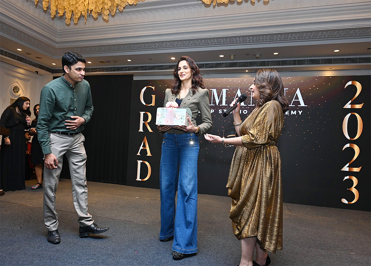 Grand_20Tamannaah_20Makeup_20Academy_20Convocation_20Pics-4.jpg 4