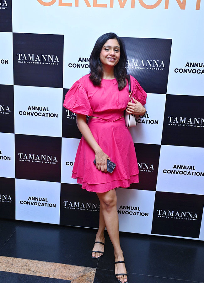 Grand_20Tamannaah_20Makeup_20Academy_20Convocation_20Pics-8.jpg 8