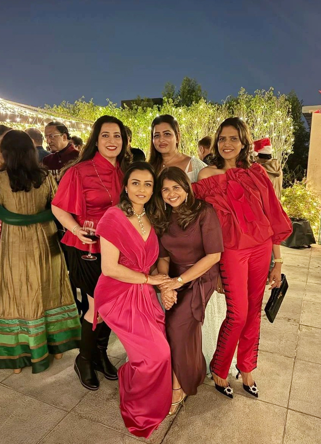 Namratha-Christmas-Party.jpg 11
