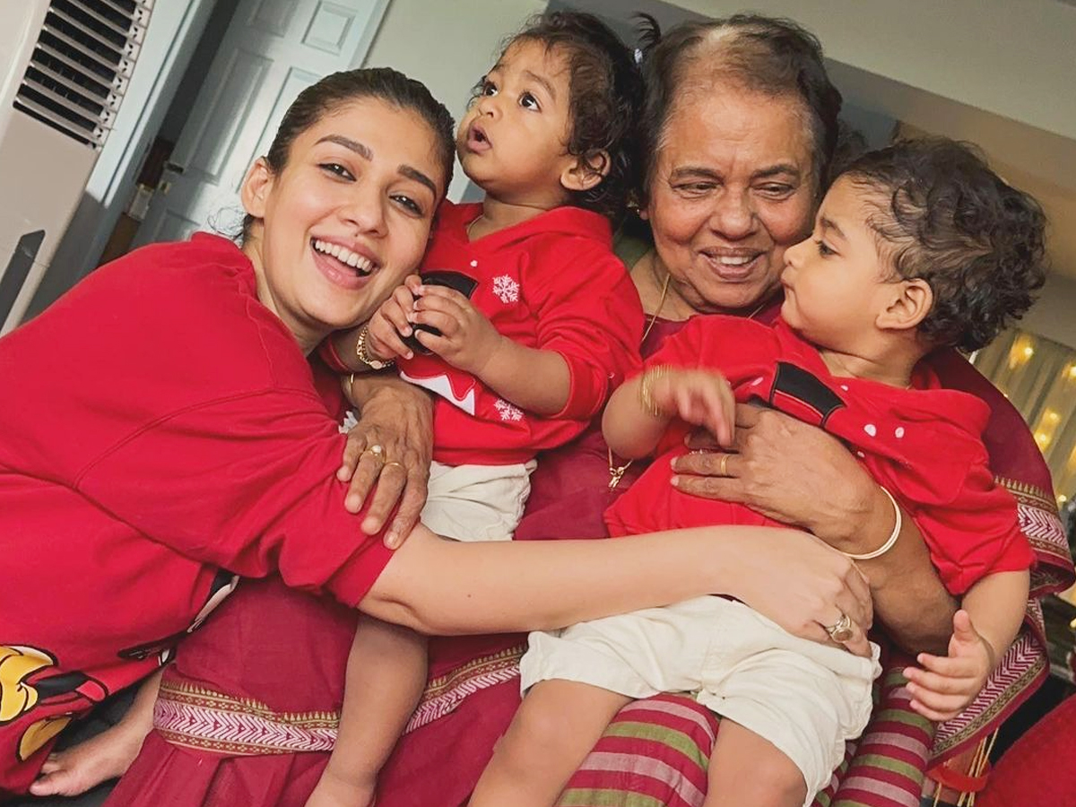 Nayantara-Christmas-Family.jpg 5