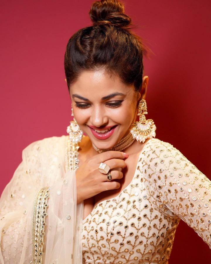 MeeraChopra-08.jpg 7