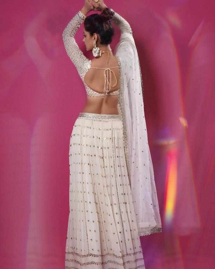 MeeraChopra-09.jpg 8