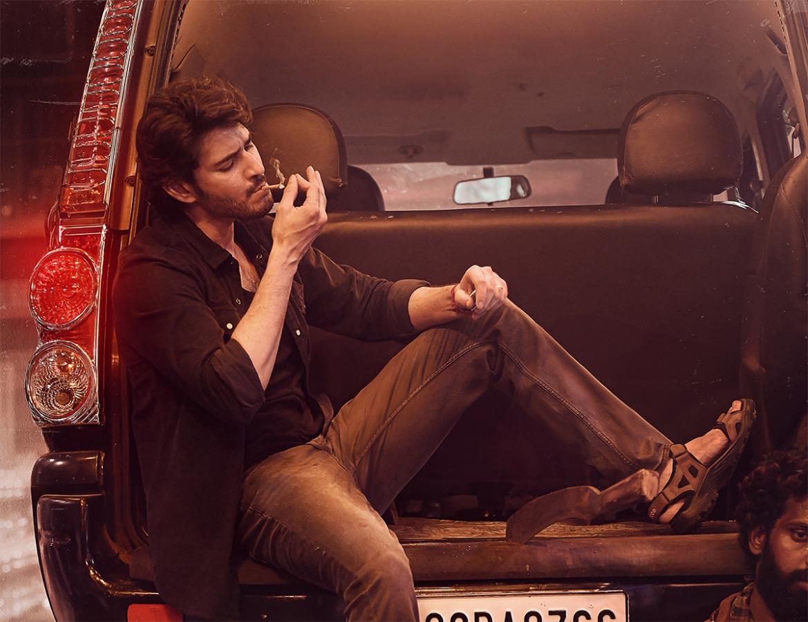 mahesh_20babu_20guntur_20kaaram_20movie_20hd_20images-14.jpg 14