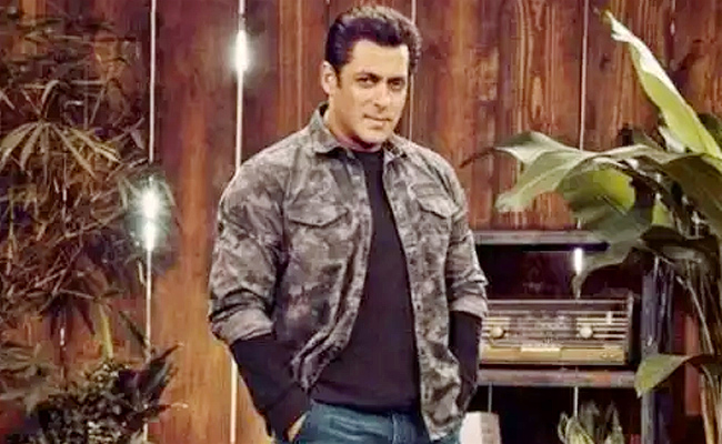 Rare_20and_20Unseen_20Old_20Pics_20of_20Salman_20Khan_20PHotos_13.jpg 14