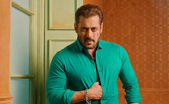 Rare_20and_20Unseen_20Old_20Pics_20of_20Salman_20Khan_20PHotos_29.jpg 30