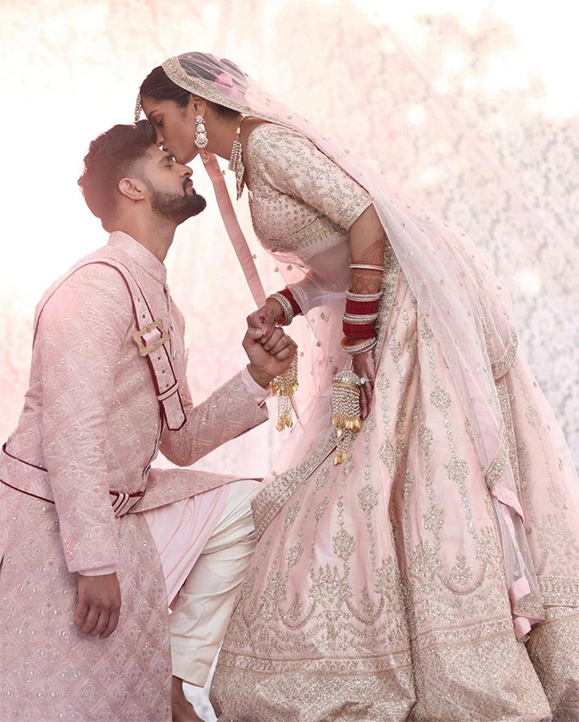 Rati_20Agnihotris_20Son_20Tanuj_20Virwani_20Marries_20Tanya_20Jacob_20Pics-5.jpg 4