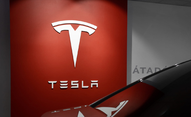 tesla01.jpg