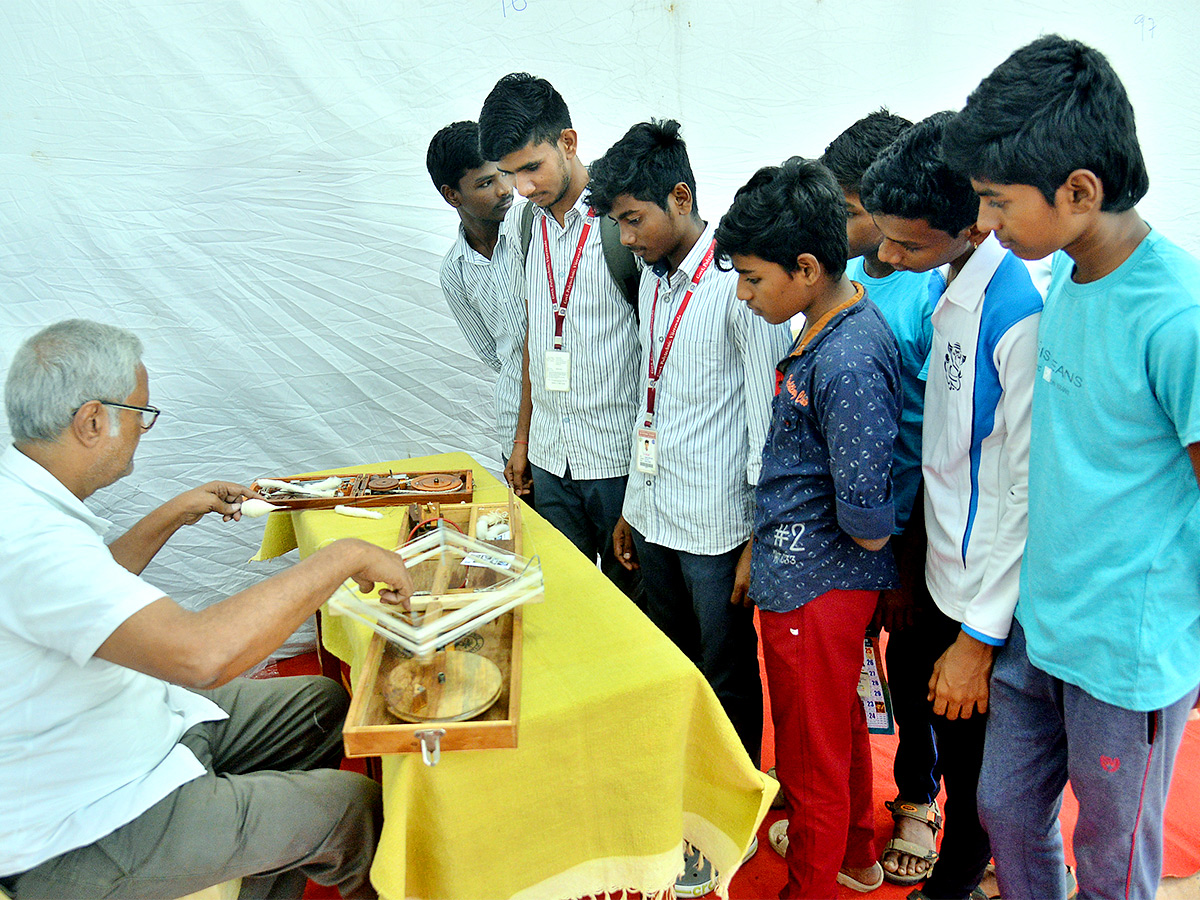 Vijayawada_20Book_20Festival_2034th_20edition_20to_20begin14.jpg 14