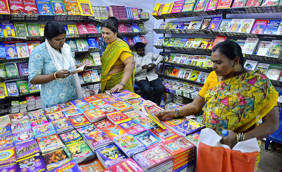 34th_20Vijayawada_20Book_20Festival_202023_20Photos-29.jpg 28