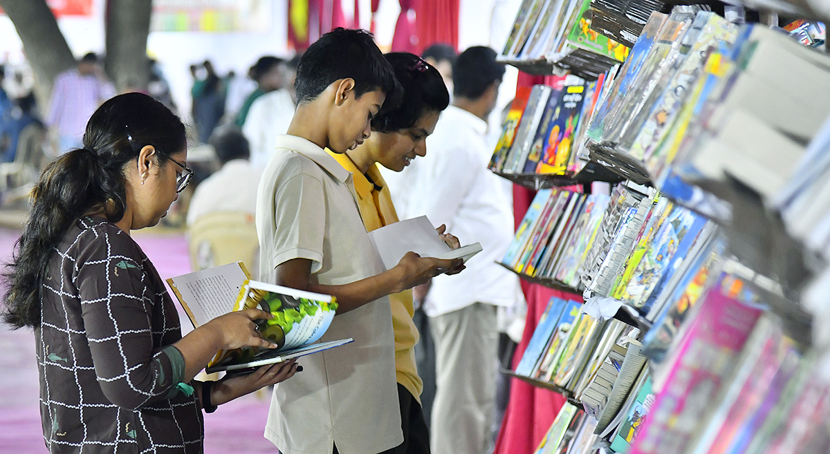 34th_20Vijayawada_20Book_20Festival_202023_20Photos-3.jpg 3