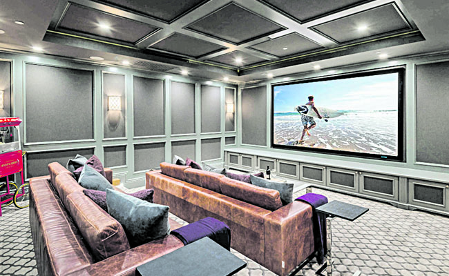 HOME_20THEATRE.jpg