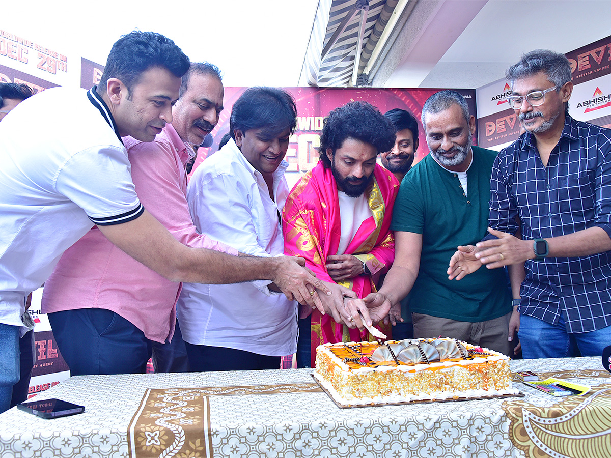 Nandamuri_20Kalyan_20Rams_20Devil_20Movie_20Success_20Celebrations-12.jpg 12