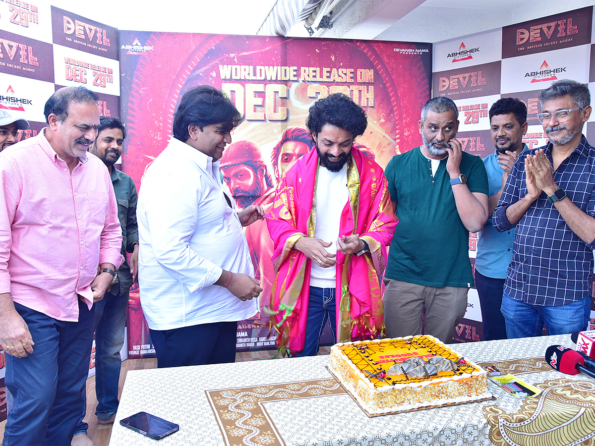 Nandamuri_20Kalyan_20Rams_20Devil_20Movie_20Success_20Celebrations-13.jpg 13