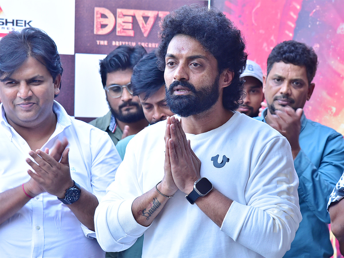 Nandamuri_20Kalyan_20Rams_20Devil_20Movie_20Success_20Celebrations-15.jpg 14