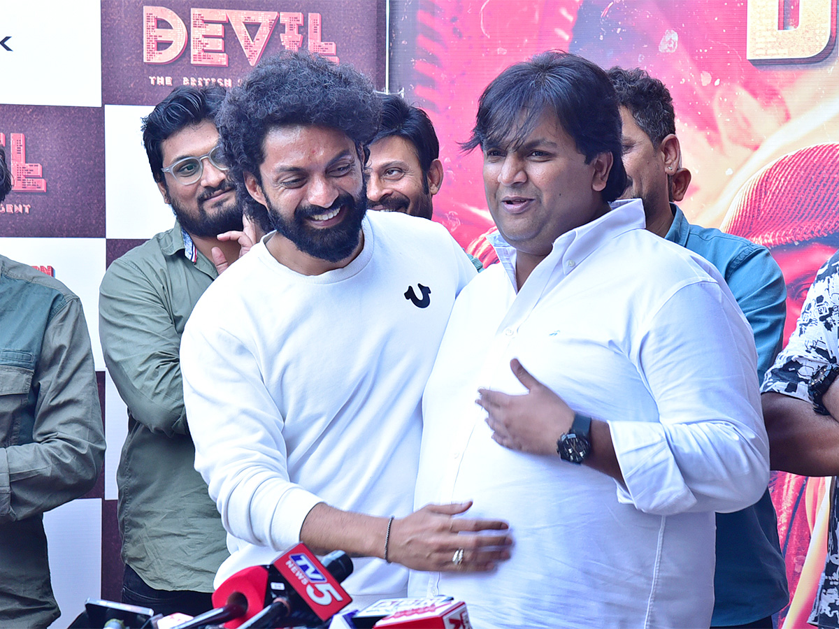 Nandamuri_20Kalyan_20Rams_20Devil_20Movie_20Success_20Celebrations-17.jpg 16