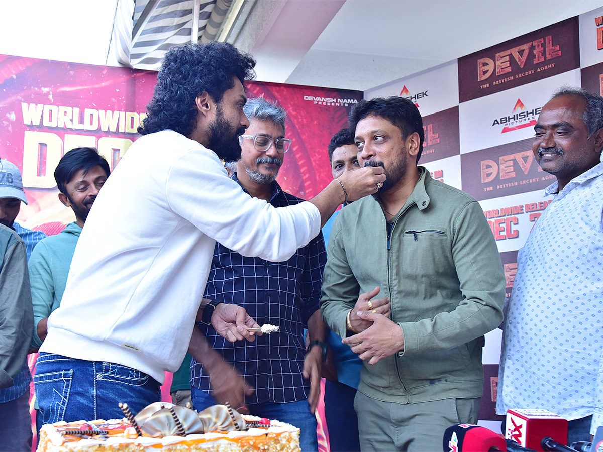 Nandamuri_20Kalyan_20Rams_20Devil_20Movie_20Success_20Celebrations-22.jpg 20