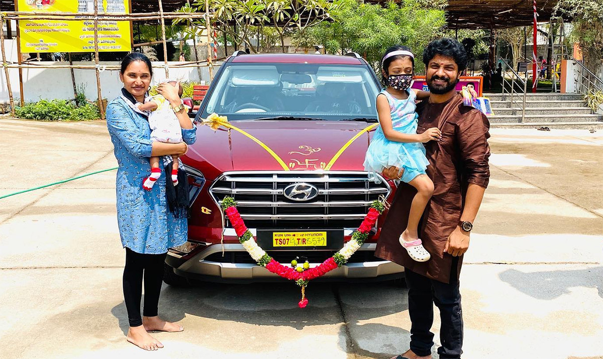tollywood_20singer_20Dhanunjay_20Family_20photos-10.jpg 9