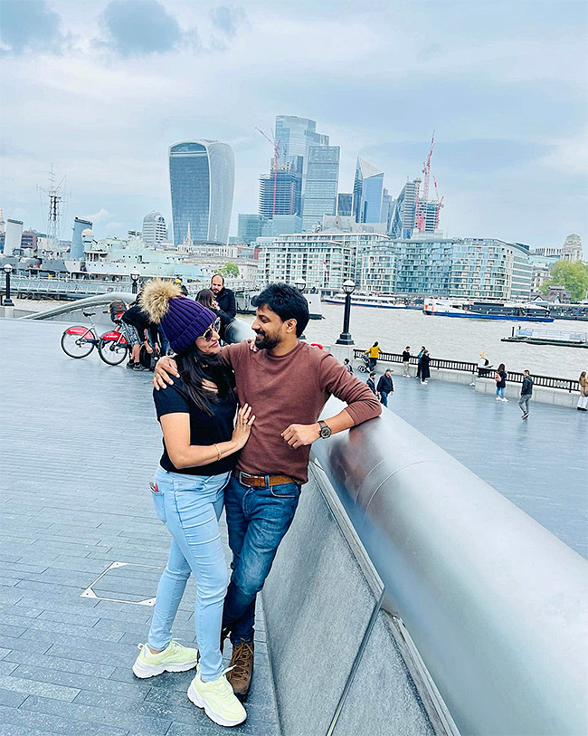 tollywood_20singer_20Dhanunjay_20Family_20photos-12.jpg 11