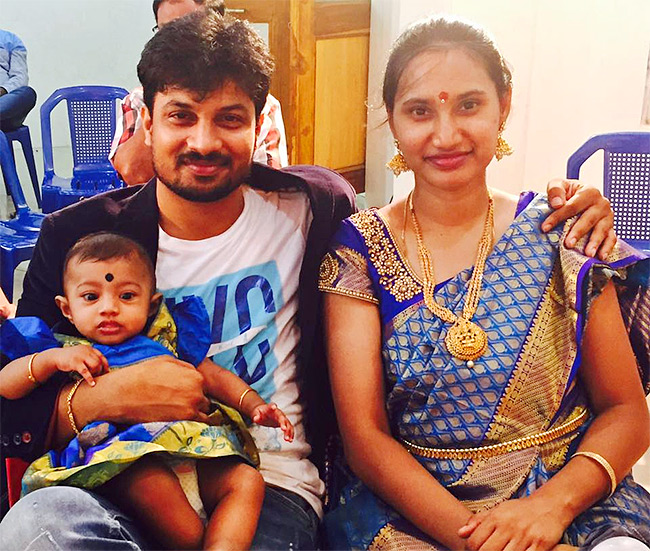 tollywood_20singer_20Dhanunjay_20Family_20photos-14.jpg 13