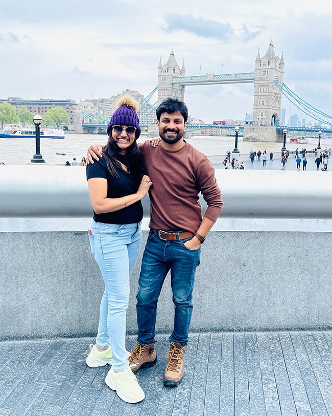 tollywood_20singer_20Dhanunjay_20Family_20photos-8.jpg 7