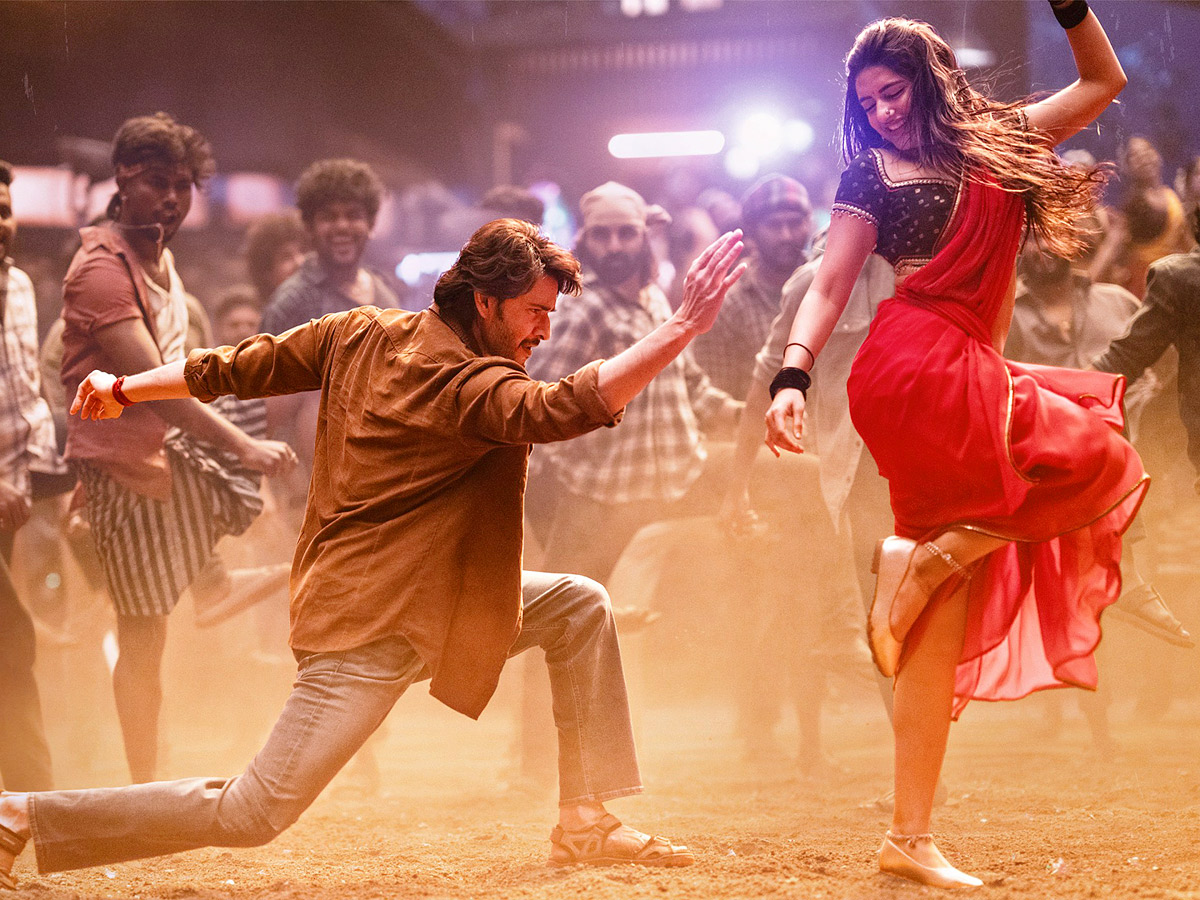 Guntur_20Kaaram_20Kurchi_20Madathapetti_20song_20Stills_20photos_5.jpg 5