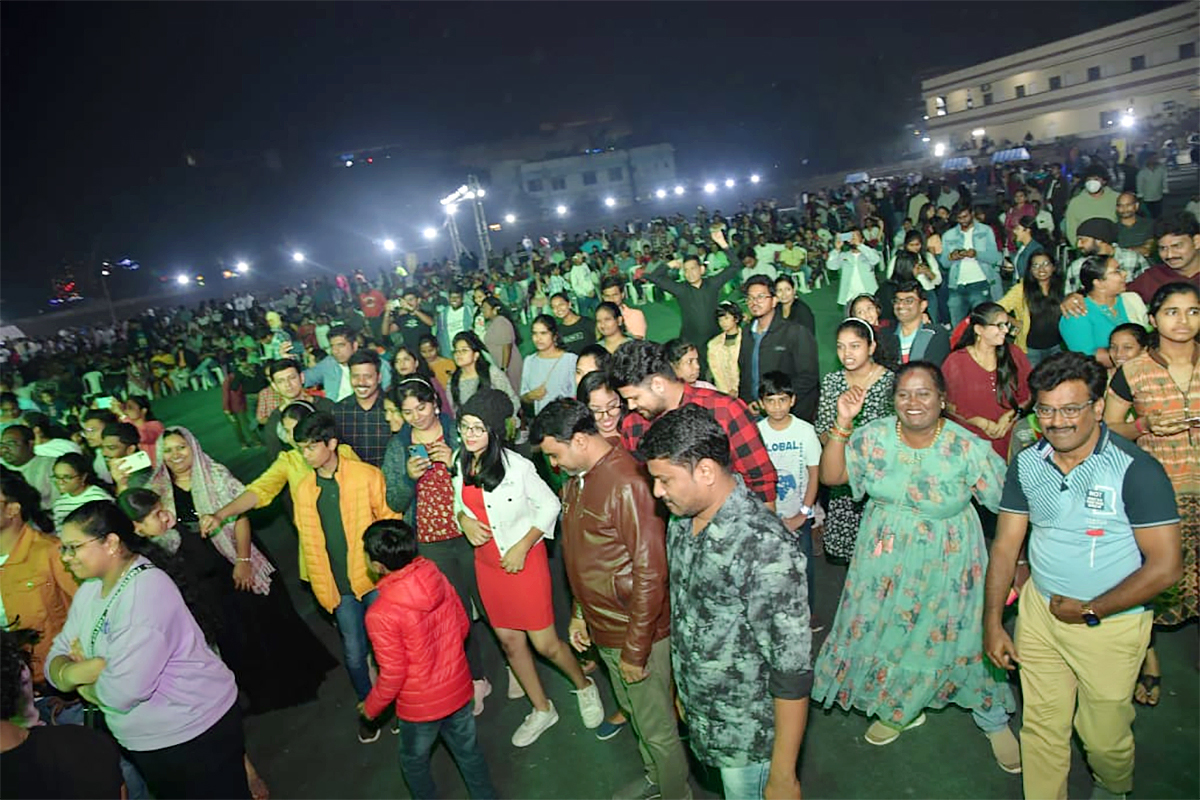 new_20year_20celebration_20in_20country_20club_20hyderabad-12.jpg 12
