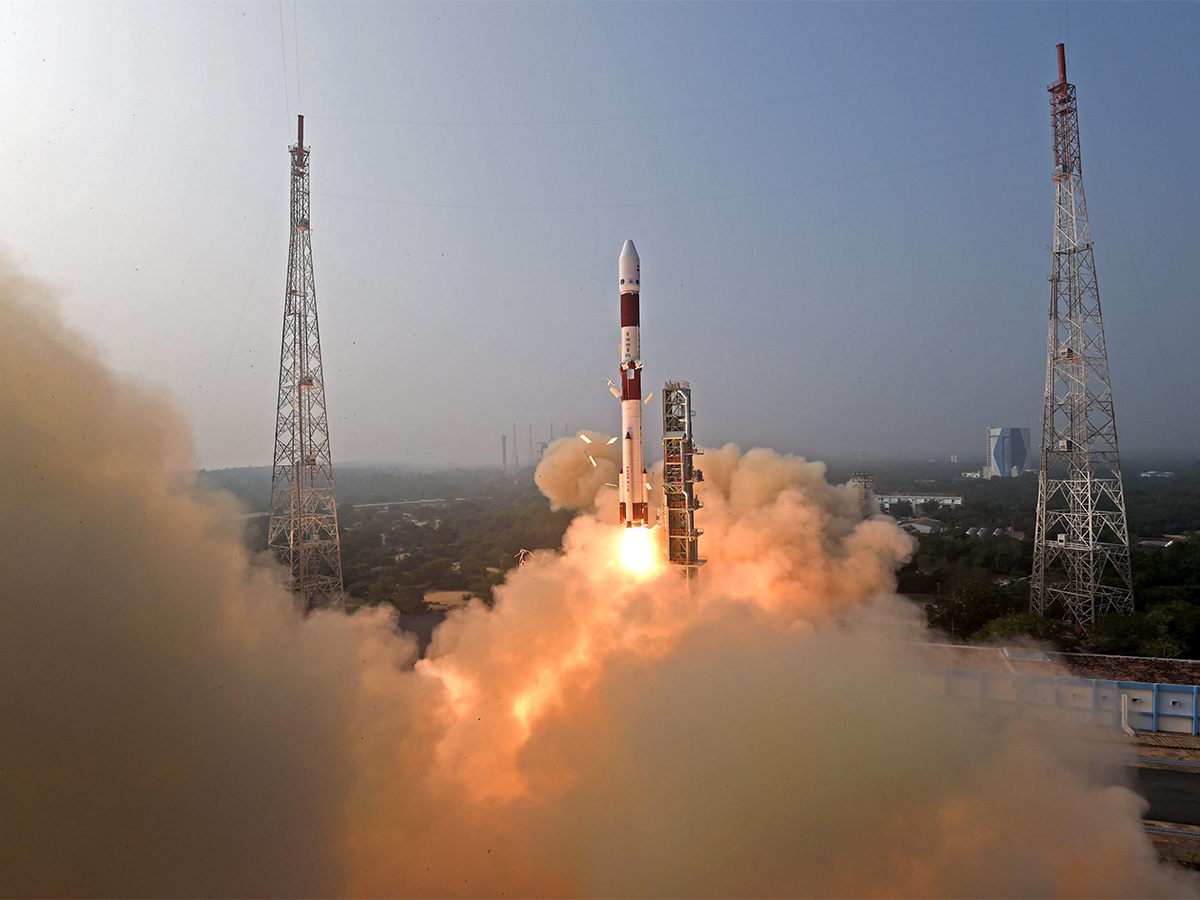 ISRO_20Successfully_20Launches_20PSLV-C58_20XPoSat_20Satellite-2.jpg 2