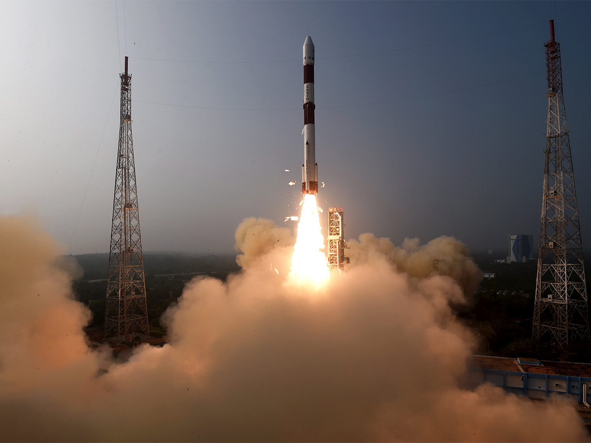 ISRO_20Successfully_20Launches_20PSLV-C58_20XPoSat_20Satellite-3.jpg 3