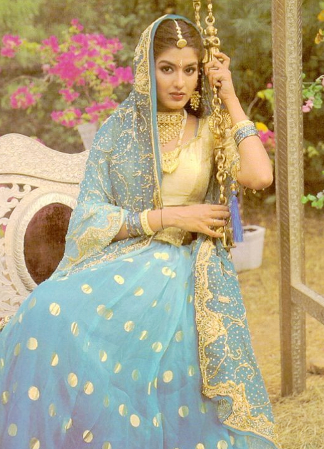 Sonali-Bendre-10.jpg 13