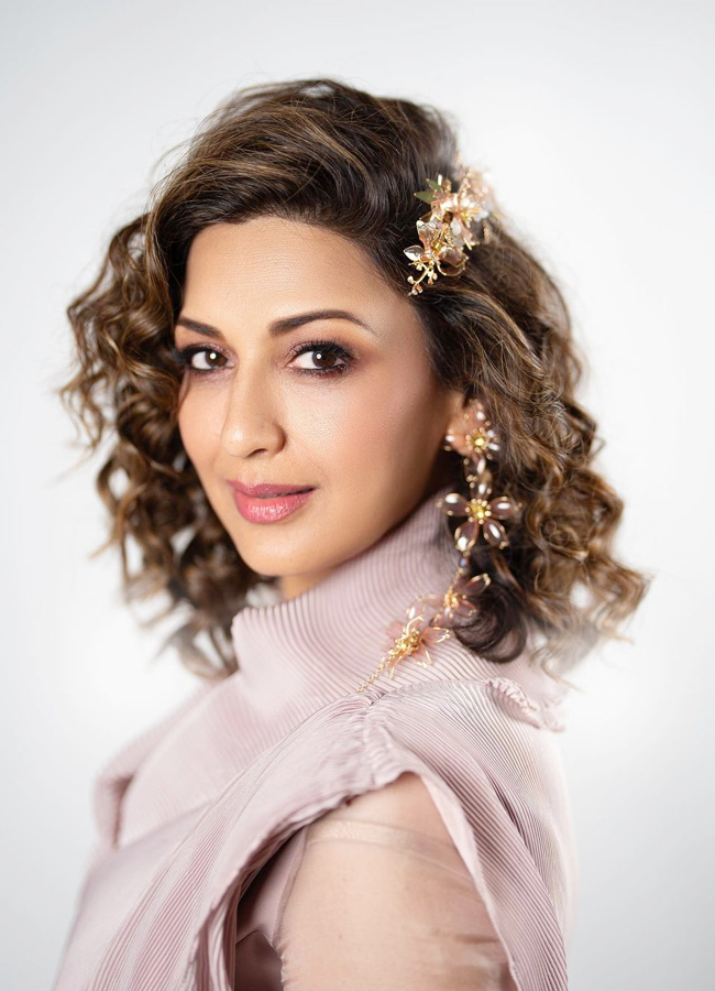 Sonali-Bendre-15.jpg 18