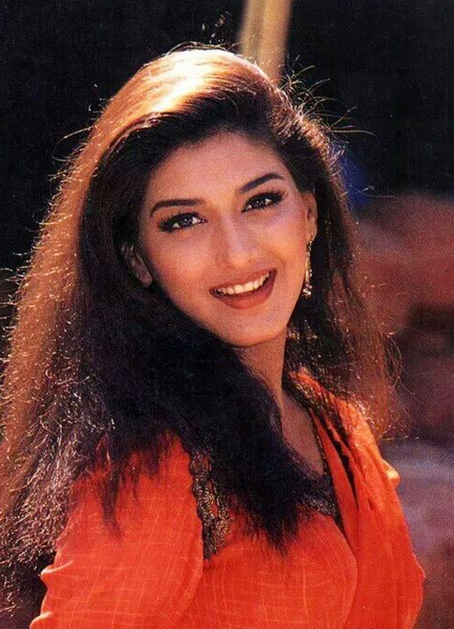 Sonali-Bendre-2.jpg 5