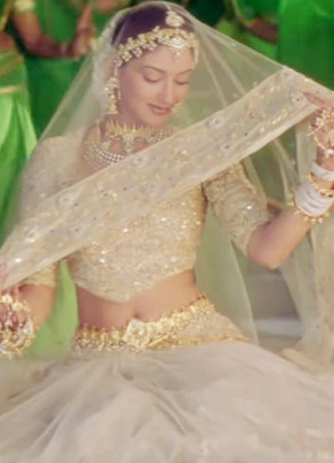 Sonali-Bendre-21.jpg 24