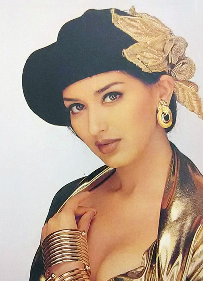 Sonali-Bendre-24.jpg 27