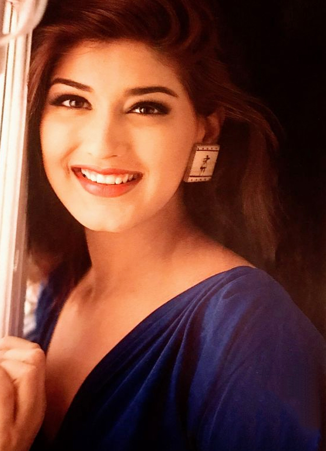 Sonali-Bendre-8.jpg 11