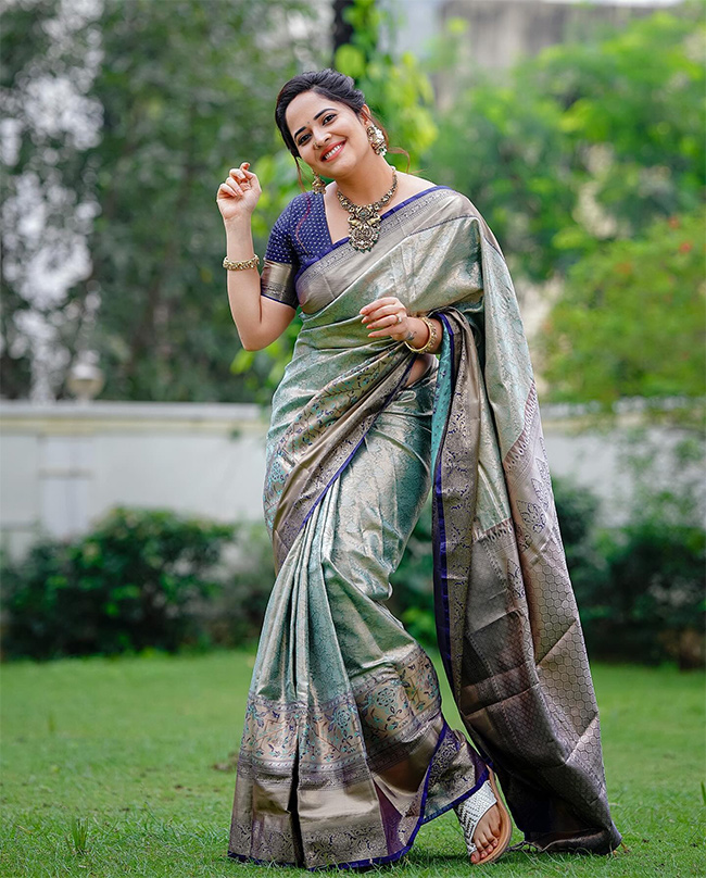 new_20year_202024_20celebration_20in_20anasuya_20bharadwaj_20photos-15.jpg 15