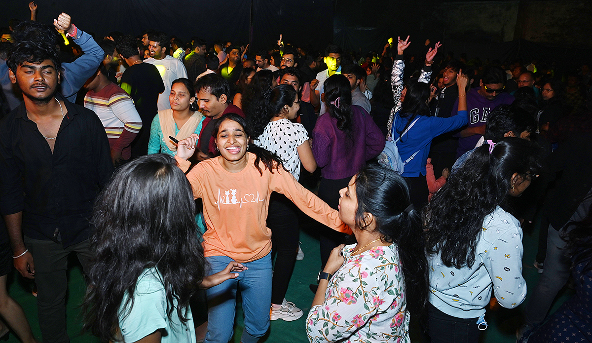 new_20year_20celebration_20in_20telugu_20states-2.jpg 2
