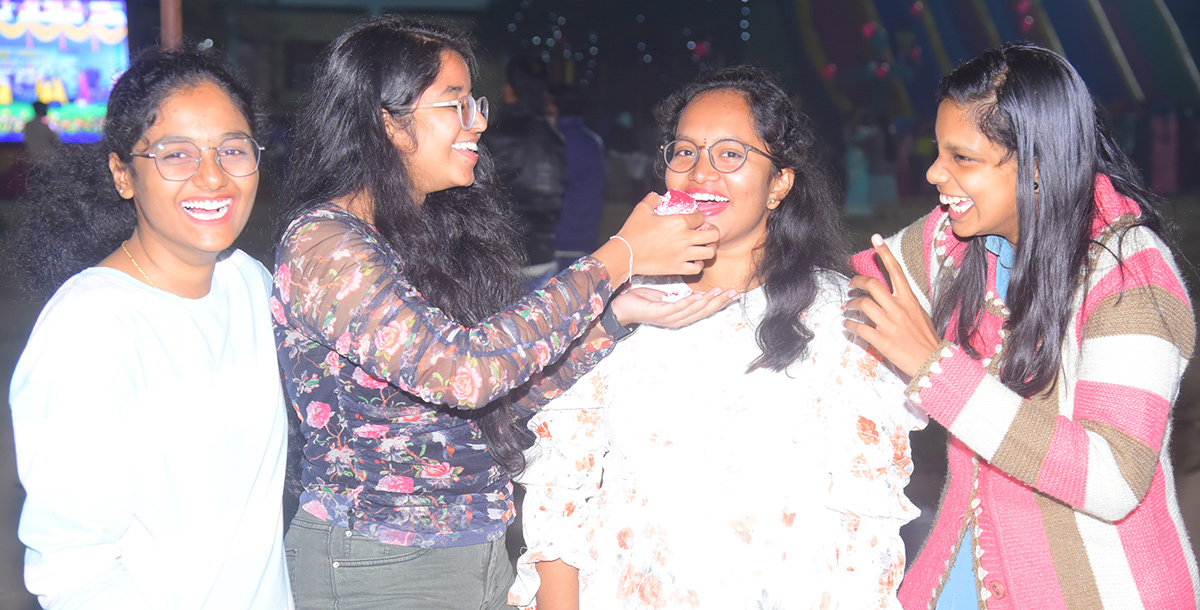 new_20year_20celebration_20in_20telugu_20states-33.jpg 33