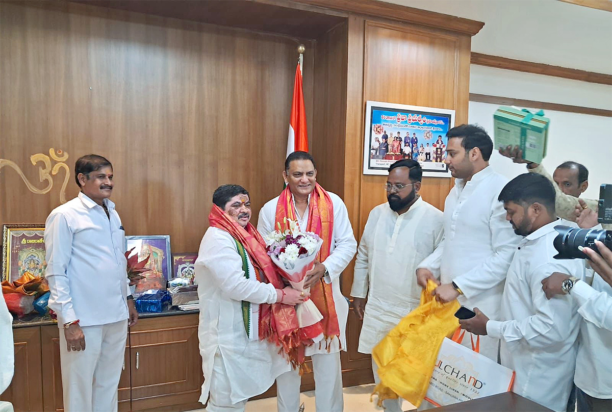 Azharuddin_20Meets_20Telangana_20CM_20Revanth_20Reddy_20And_20ministers-8.jpg 8