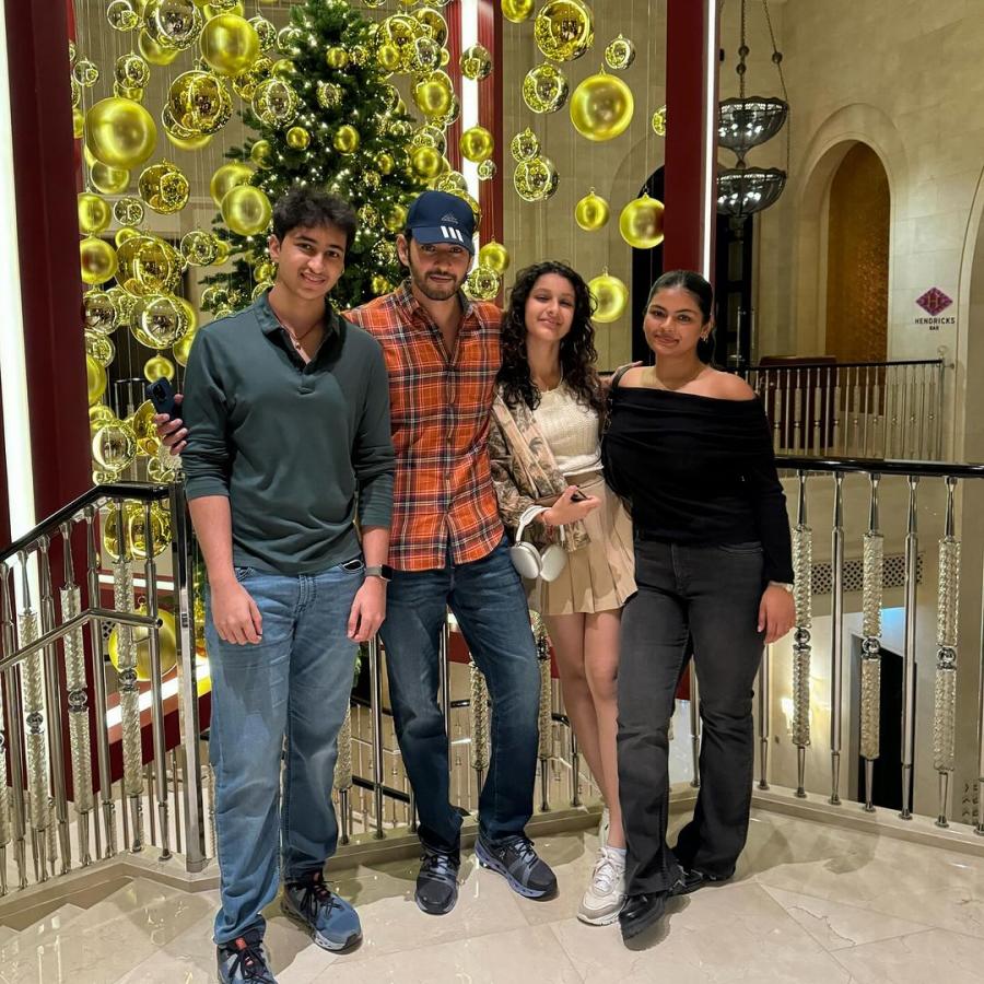 Mahesh-babu-family-pics.jpg 2
