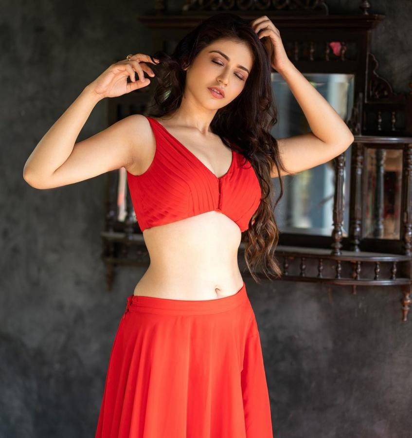 Priyanka-Jawalkar-insta-pics.jpg 10