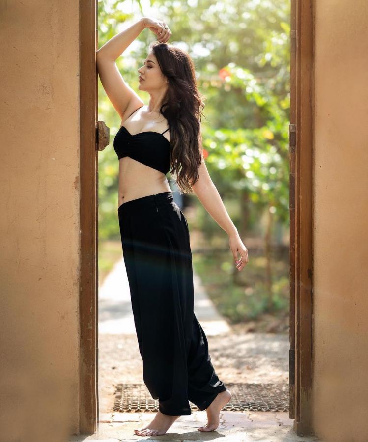 Priyanka-Jawalkar-photos.jpg 4