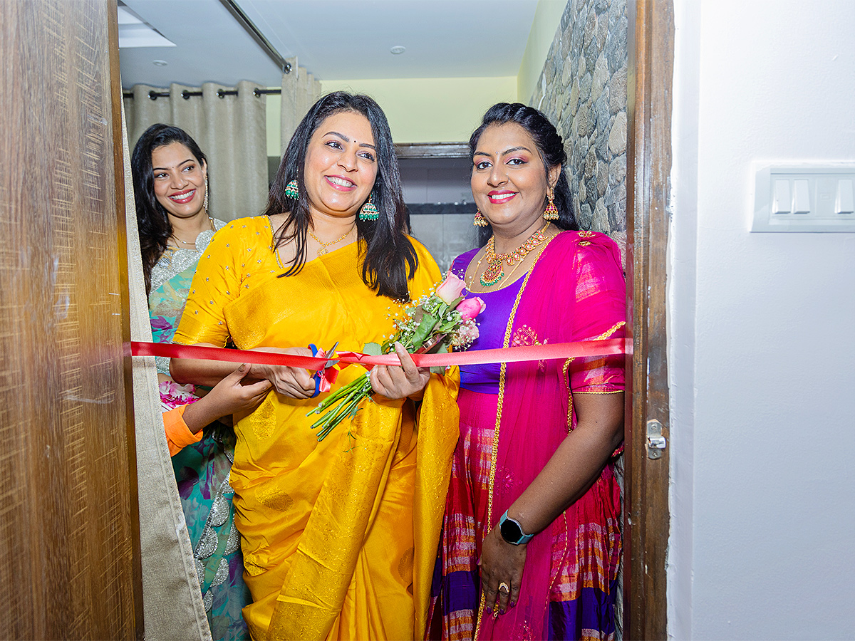 Singer_20Geetha_20Madhuri_20open_20store-6.jpg 6