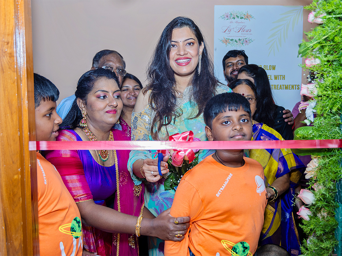 Singer_20Geetha_20Madhuri_20open_20store-7.jpg 7