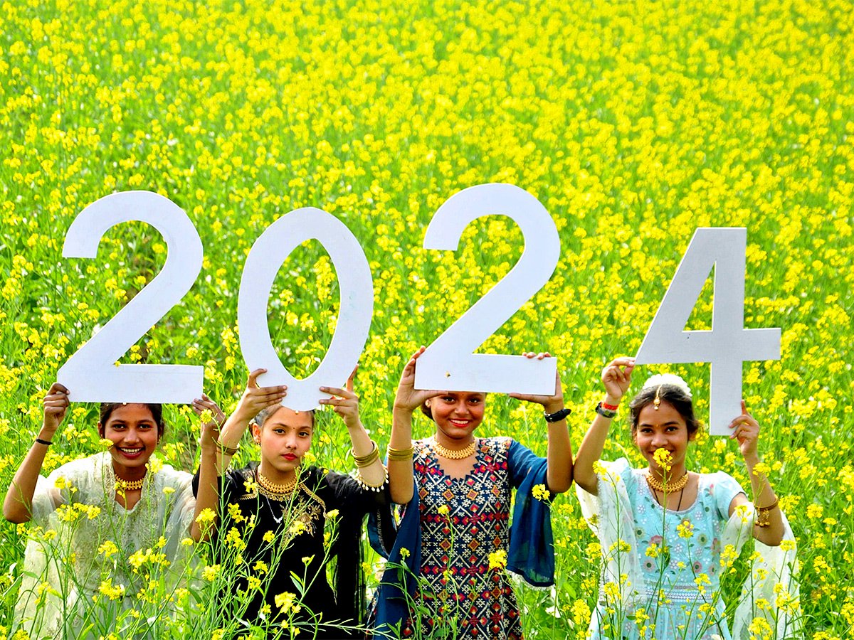 happy-new-year-202411-1704028342.jpg 8