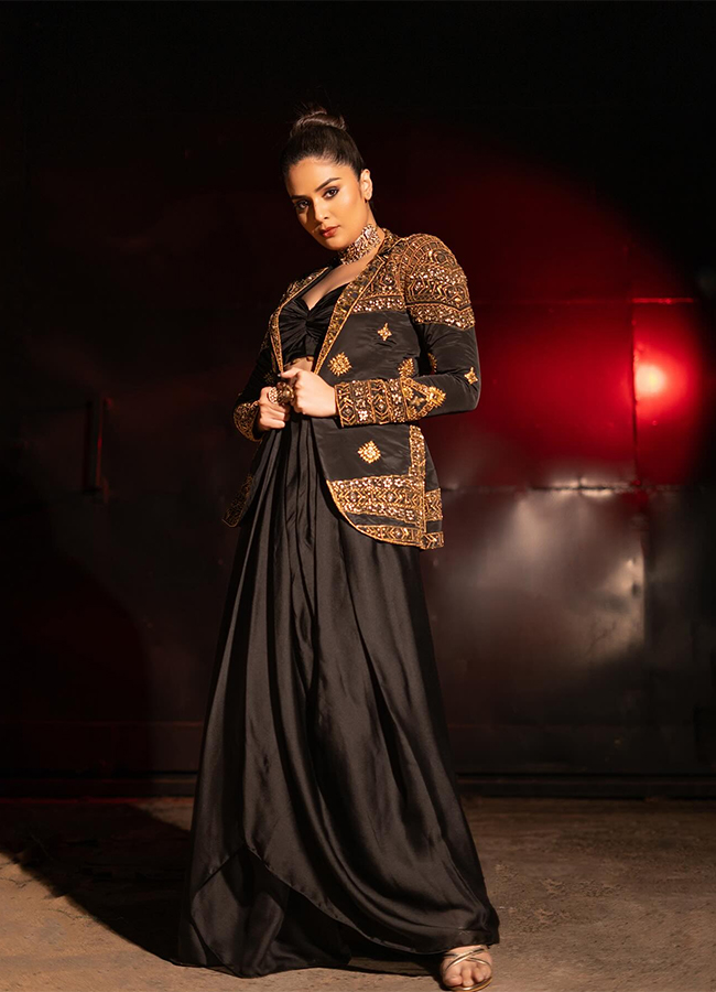 sreemukhi_20latest_20photos-10.jpg 10