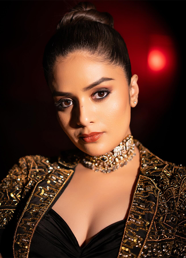 sreemukhi_20latest_20photos-3.jpg 3