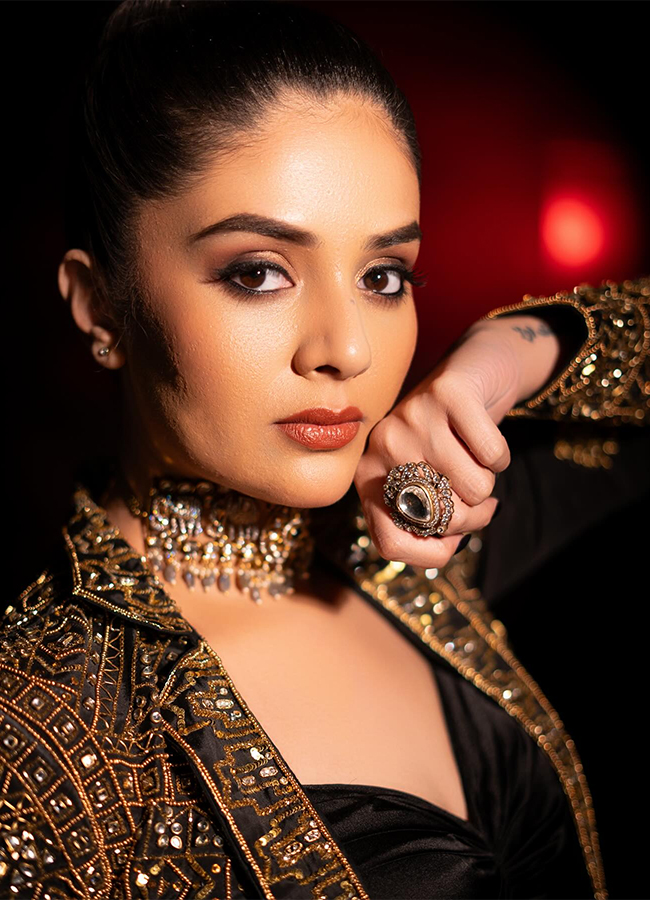 sreemukhi_20latest_20photos-6.jpg 6