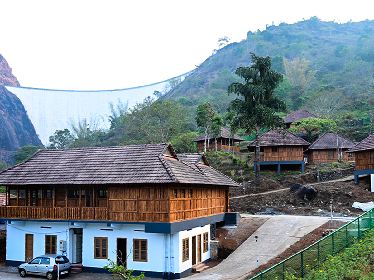 Idukki_20Village_2C_20Kerala.jpg 10
