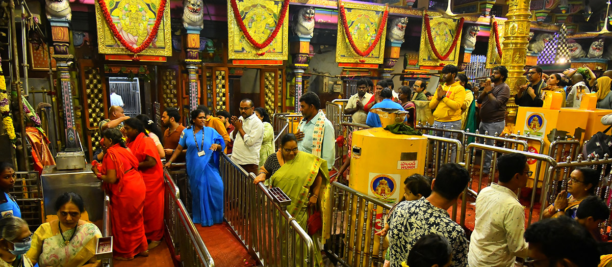 Kanaka_20Durga_20Temple_20at_20Vijayawada_20Photos-20.jpg 19