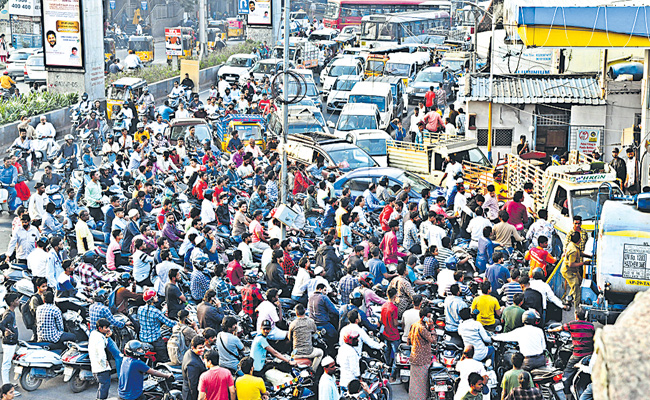 MG-MARKET-PETROL-BUNK-LO.jpg